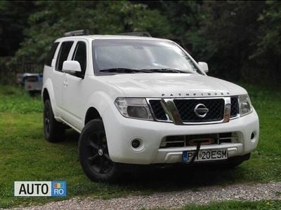 Second-hand Nissan Pathfinder 190 CP (139 kW) 2012 Alb SUV