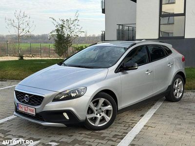 Culoaregri Second-hand 2015 Volvo V40 Hatchback | 7.990 EUR (Preț OK)