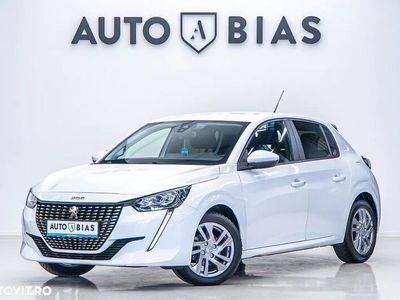 Alb Utilizat 2020 Peugeot 208 Allure Hatchback | 8.990 EUR (Puțin scump)