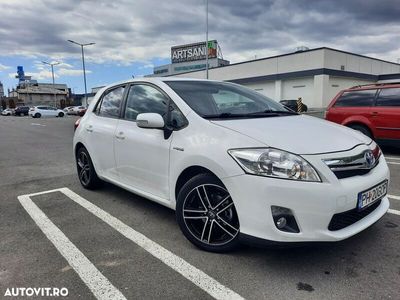 Toyota Auris Hybrid