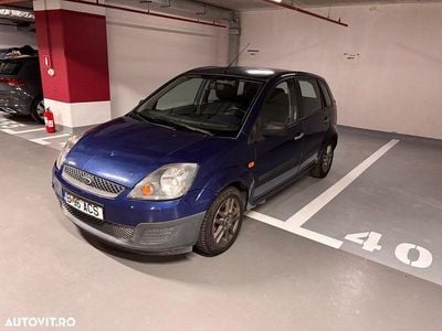 Second-hand Ford Fiesta Ghia 68 CP (50 kW) 2008 Culoarealbastru Hatchback