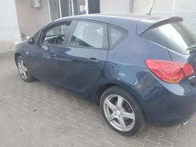 Second-hand Opel Astra 140 CP (102 kW) 2010 Hatchback