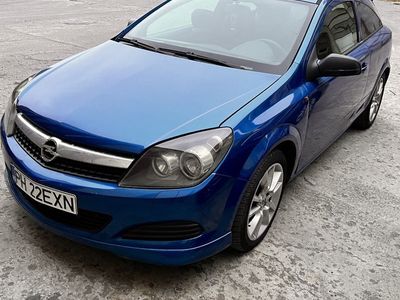 second-hand Opel Astra GTC 1.3 CDTI Cosmo