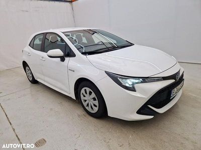 Second-hand Toyota Corolla 122 CP (89 kW) 2020 Culoarealb Berlinǎ