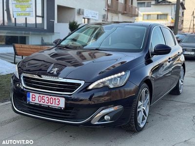Second-hand Peugeot 308 Access 130 CP (95 kW) 2015 Culoarealbastru Hatchback