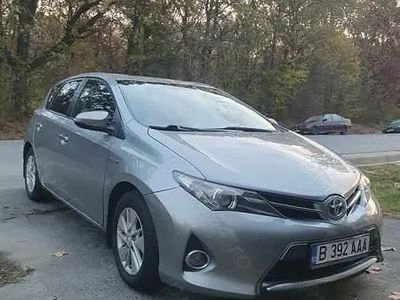 Argintiu Second-hand 2012 Toyota Auris Hybrid Hatchback | 9.800 EUR (Preț OK)
