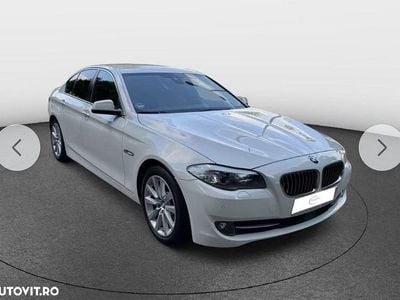 Second-hand BMW 535 Luxury Line 306 CP (225 kW) 2013 Culoarealb Berlinǎ
