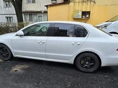 Second-hand Skoda Superb GreenLine 105 CP (77 kW) 2009 Alb Berlinǎ