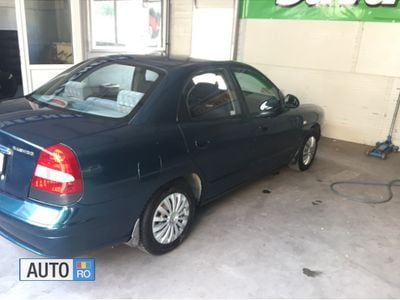 Verde Utilizat 2004 Chevrolet Nubira Berlinǎ | 1.000 EUR
