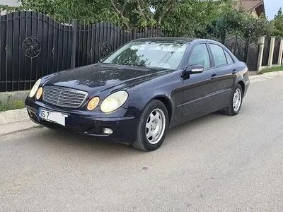 Second-hand Mercedes E200 163 CP (119 kW) 2005 Berlinǎ