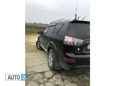 Second-hand Mitsubishi Outlander 140 CP (102 kW) 2007 Negru SUV