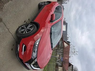 Second-hand Nissan Qashqai N-Connecta 130 CP (95 kW) 2018 Rosu SUV