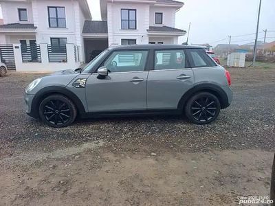 Gri Second-hand 2015 Mini Cooper Hatchback | 8.499 EUR (Puțin scump)