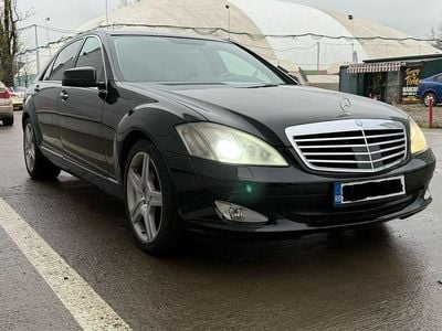 Second-hand Mercedes S320 235 CP (172 kW) 2006 Culoarenegru Berlinǎ