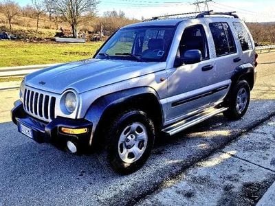 Second-hand Jeep Cherokee 160 CP (117 kW) 2006 SUV