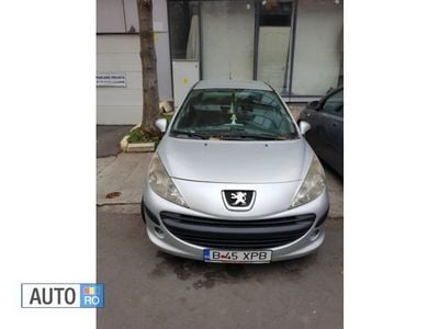 Second-hand Peugeot 207 90 CP (66 kW) 2006 Argintiu Berlinǎ