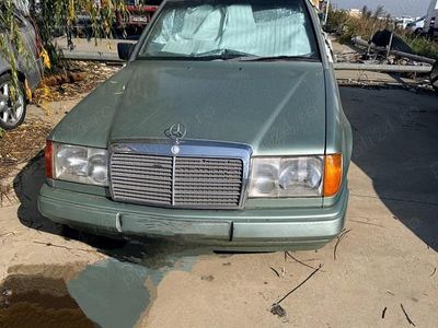 Second-hand Mercedes E250 90 CP (66 kW) 1987 Verde Berlinǎ
