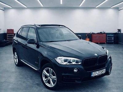 Second-hand BMW X5 Sport Line 258 CP (189 kW) 2014 Culoarenegru SUV