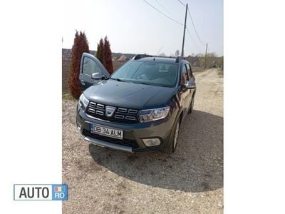 Second-hand Dacia Sandero 60 CP (44 kW) 2017 Gri Hatchback