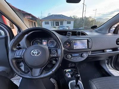 Utilizat 2017 Toyota Yaris Hybrid Berlinǎ | 12.300 EUR (Puțin scump)