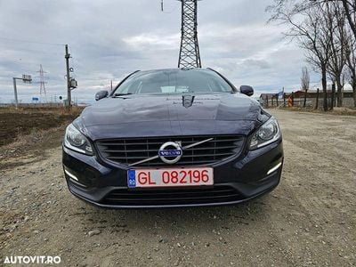 Second-hand Volvo V60 120 CP (88 kW) 2017 Culoarealbastru Break