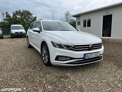 Second-hand VW Passat Business 200 CP (147 kW) 2022 Culoarealb Break