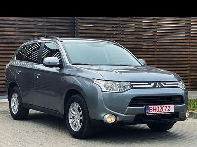 Culoaregri Utilizat 2013 Mitsubishi Outlander Plus SUV | 10.450 EUR (Puțin scump)