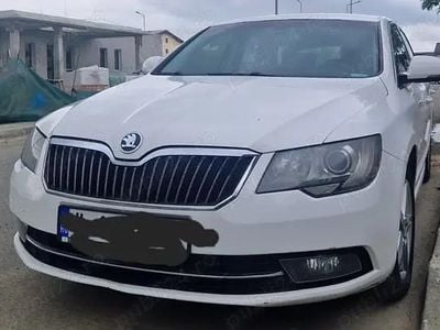 Second-hand Skoda Superb 140 CP (102 kW) 2014 Alb Berlinǎ