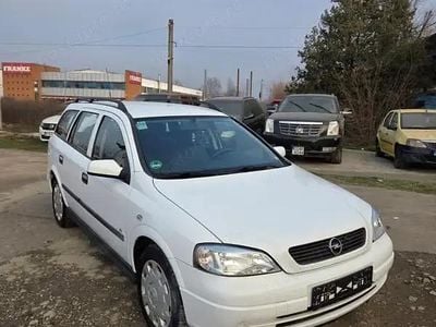 Alb Utilizat 2009 Opel Astra Break | 3.100 EUR (Puțin scump)