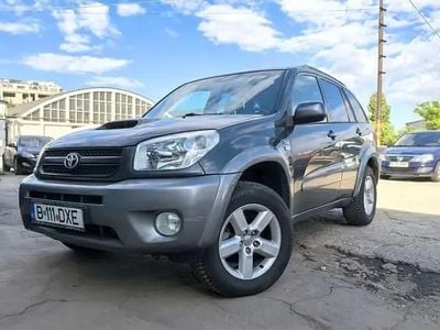 Gri Utilizat 2004 Toyota RAV4 | 5.899 EUR