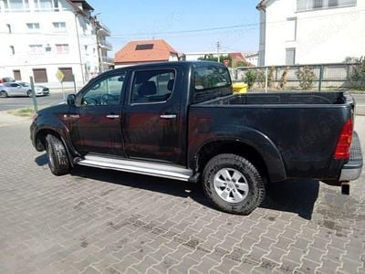 Second-hand Toyota HiLux 120 CP (88 kW) 2009 Negru Pickup