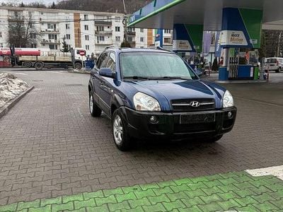 Second-hand Hyundai Tucson 140 CP (102 kW) 2008 Culoarealbastru SUV