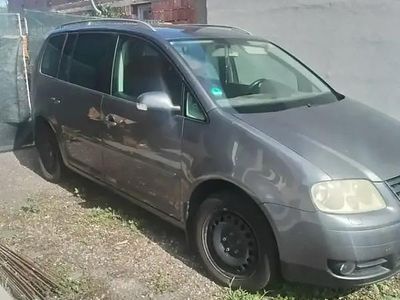 Utilizat 2005 VW Touran Monovolum | 10.000 EUR