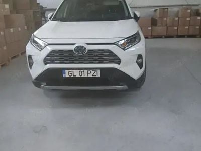 Alb Second-hand 2021 Toyota RAV4 Hybrid SUV | 35.000 EUR (Scump)