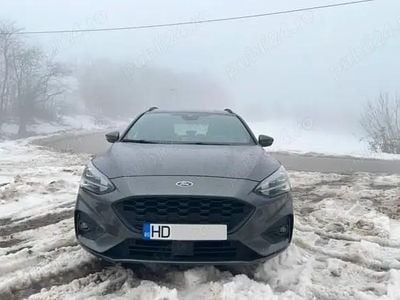 Gri Second-hand 2020 Ford Focus ST Break | 12.999 EUR (Scump)