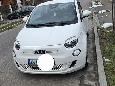 Second-hand Fiat 500e Action 69 kW (95 CP) 2021 Culoarealb Hatchback