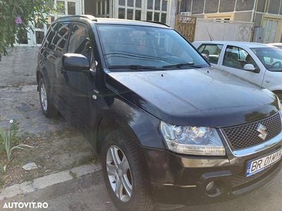 Second-hand Suzuki Grand Vitara Comfort+ 129 CP (94 kW) 2007 Culoarenegru SUV