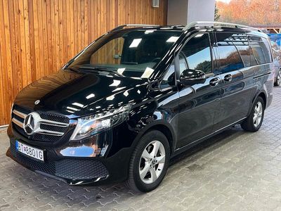Utilizat 2023 Mercedes V250 Avantgarde Monovolum | 62.464 EUR (Scump)
