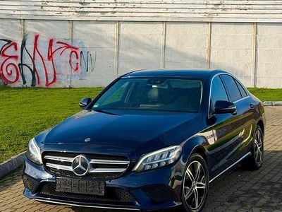 Second-hand Mercedes C300 Avantgarde 245 CP (180 kW) 2018 Culoarealbastru Berlinǎ