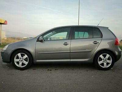 Gri Utilizat 2009 VW Golf VI Hatchback | 5.600 EUR (Scump)