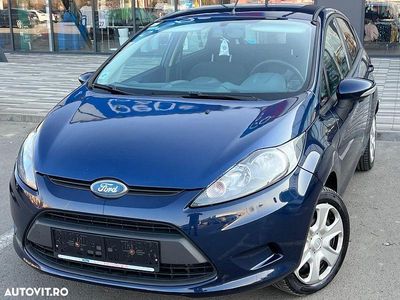 Second-hand Ford Fiesta Ghia 68 CP (50 kW) 2010 Culoarealbastru Hatchback