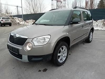 Second-hand Skoda Yeti Family 122 CP (89 kW) 2011 Gri SUV