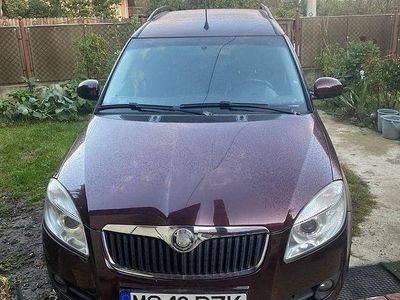 Second-hand Skoda Roomster Style 105 CP (77 kW) 2009 Culoarerosu Monovolum