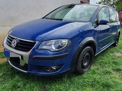 VW Touran Cross