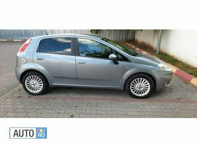 Second-hand Fiat Grande Punto 95 CP (69 kW) 2006 Argintiu Hatchback