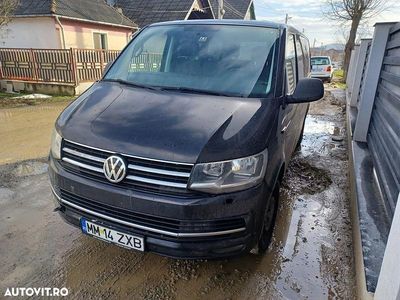 Second-hand VW Caravelle Comfortline 150 CP (110 kW) 2018 Culoarenegru Monovolum