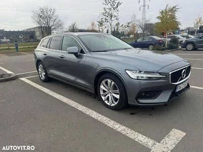 Culoaregri Utilizat 2020 Volvo V60 Momentum Break | 25.900 EUR