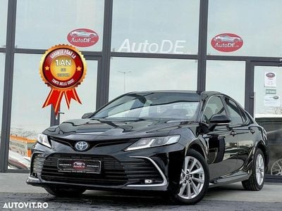 Second-hand Toyota Camry 218 CP (160 kW) 2022 Culoarenegru Berlinǎ