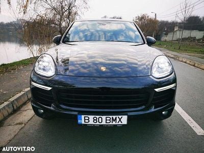 Second-hand Porsche Cayenne 262 CP (192 kW) 2017 Culoarenegru SUV