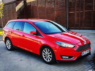 Second-hand Ford Focus Titanium 120 CP (88 kW) 2016 Roșu Berlinǎ